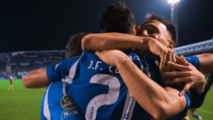 Emelec derrotó 0-1 a Técnico Universitario en Ambato con un gol de penal en el tiempo añadido por la fecha 10 de la LigaPro.
