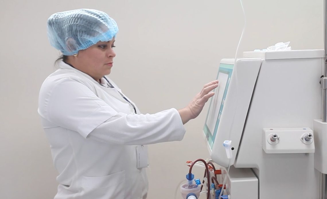 El Hospital Teodoro Maldonado Carbo incorporó 12 respiradores mecánicos de última generación y amplió su Unidad de Cuidados Intensivos con siete nuevas camas equipadas.