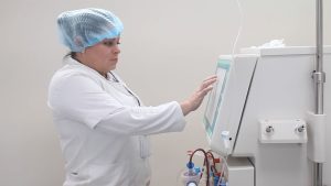 El Hospital Teodoro Maldonado Carbo incorporó 12 respiradores mecánicos de última generación y amplió su Unidad de Cuidados Intensivos con siete nuevas camas equipadas.