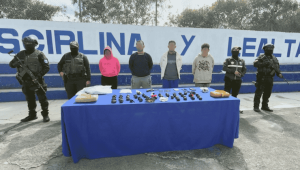 La Policía Nacional aprehendió a cuatro presuntos integrantes de una estructura relacionada con el Tren de Aragua en Carchi.