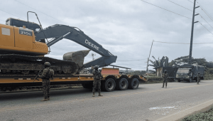 Un operativo militar en Napo y Pastaza permitió destruir maquinaria y equipos utilizados para minería ilegal.