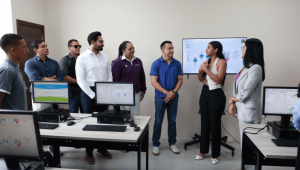 Daniel Noboa entregó nuevas obras educativas en Manabí, verificó avances viales y se reunió con beneficiarios de programas dirigidos a jóvenes y emprendedores.