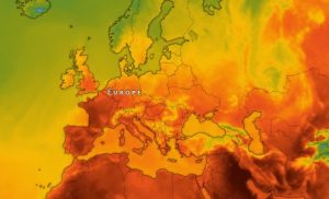 Este fenómeno meteorológico combina altas presiones persistentes con una densa humedad ambiental.