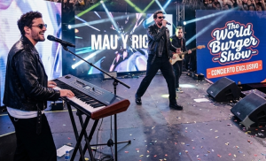 los fans ecuatorianos finalmente podrán disfrutar en vivo de éxitos globales como Desconocidos, Ya No Tiene Novio y La Boca.