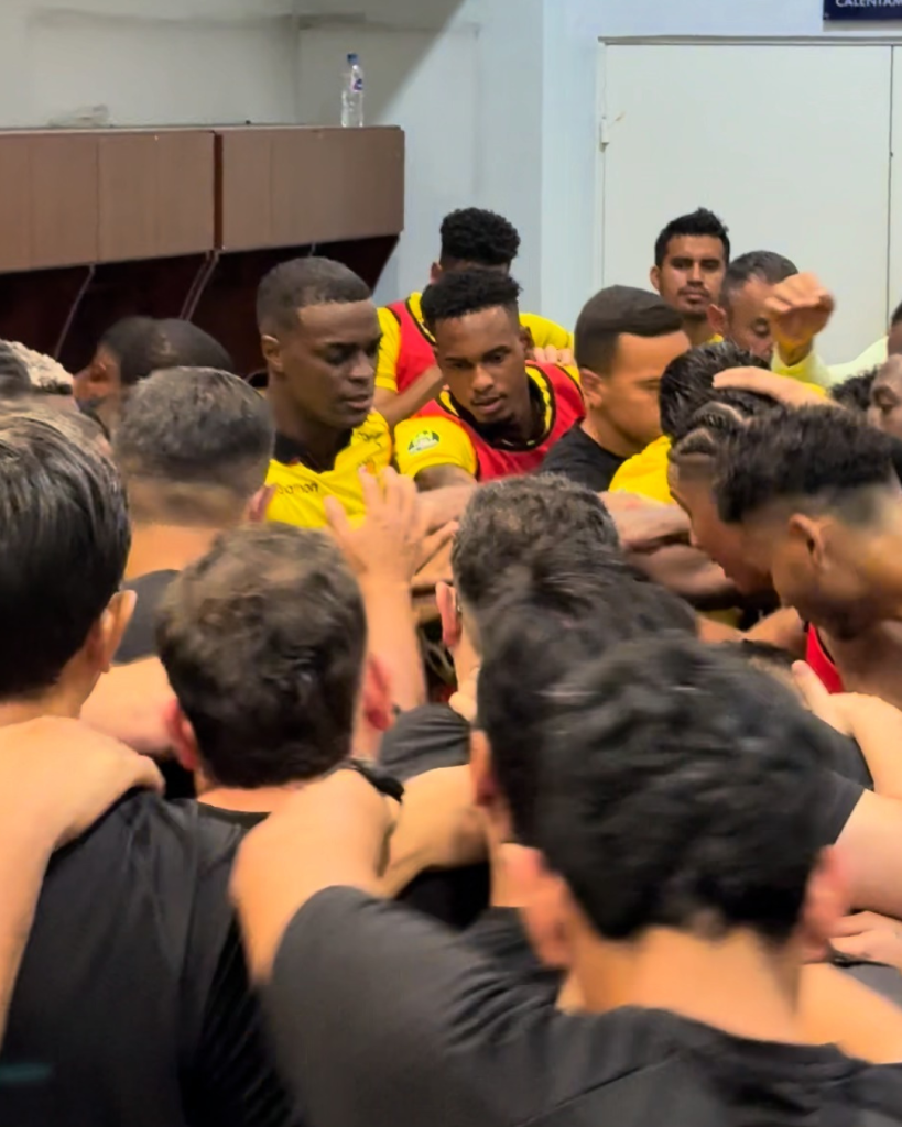 Farías reveló que entre siete y ocho futbolistas inhalaron gas pimienta debido a los incidentes.