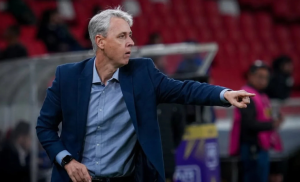 Con la salida del estratega brasileño ya consumada, la directiva trabaja contra reloj para reestructurar el área deportiva.