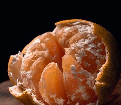 su practicidad para pelarla facilita su consumo en cualquier momento del día.