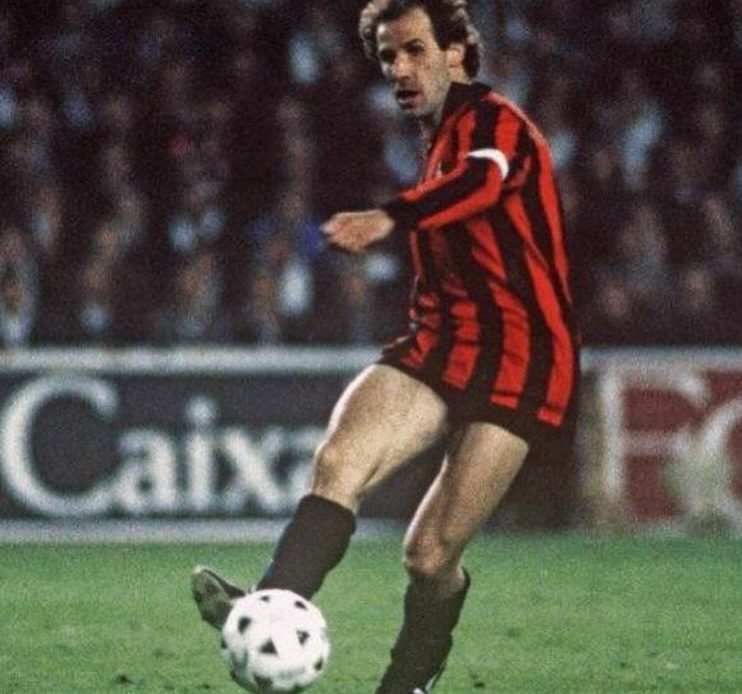Baresi isputó más de 500 encuentros con el AC Milan hasta su retiro definitivo en 1997.