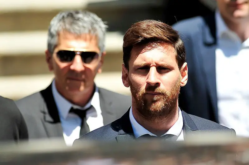 el entorno cercano del futbolista no emite un comunicado formal sobre el deceso.