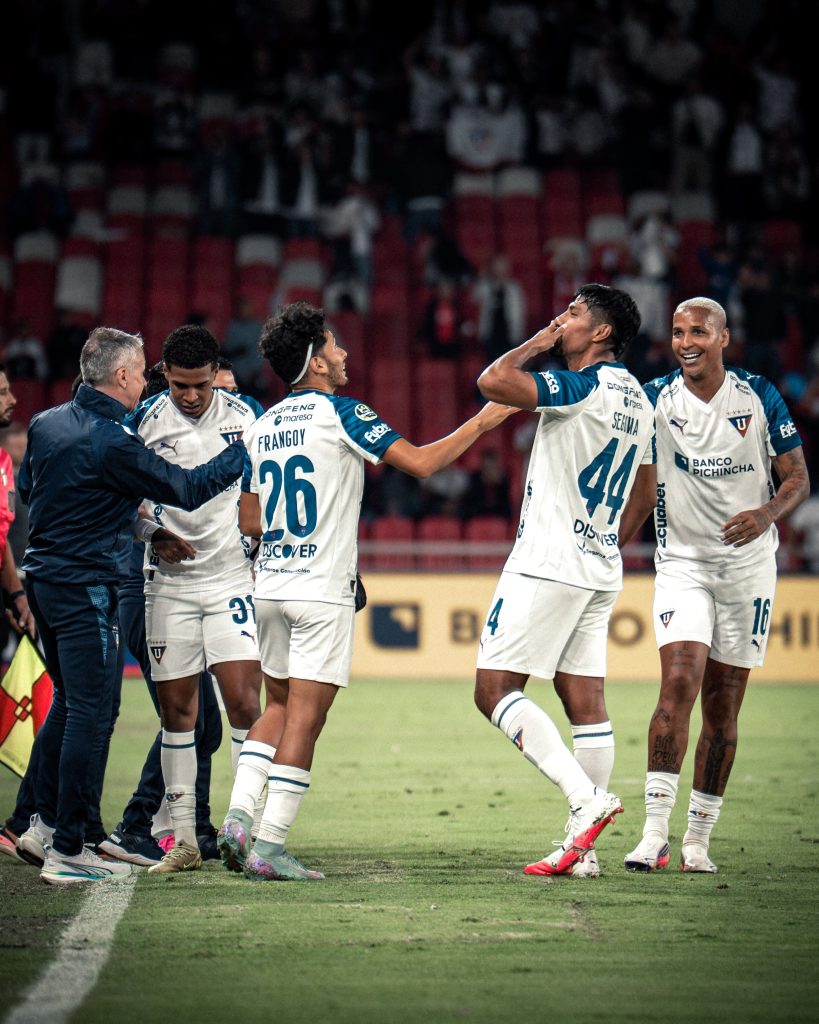 Luis Segovia firmó el 2-0 definitivo a los 18 minutos tras conectar un certero remate.