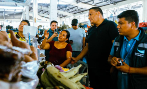 Los funcionarios verificaron el correcto calibrado de las balanzas y constataron que los vendedores exhiban las listas oficializadas de precios al público.
