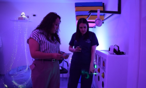 la administración estatal inauguró una moderna sala Snoezelen diseñada para brindar terapias personalizadas a niños con autismo